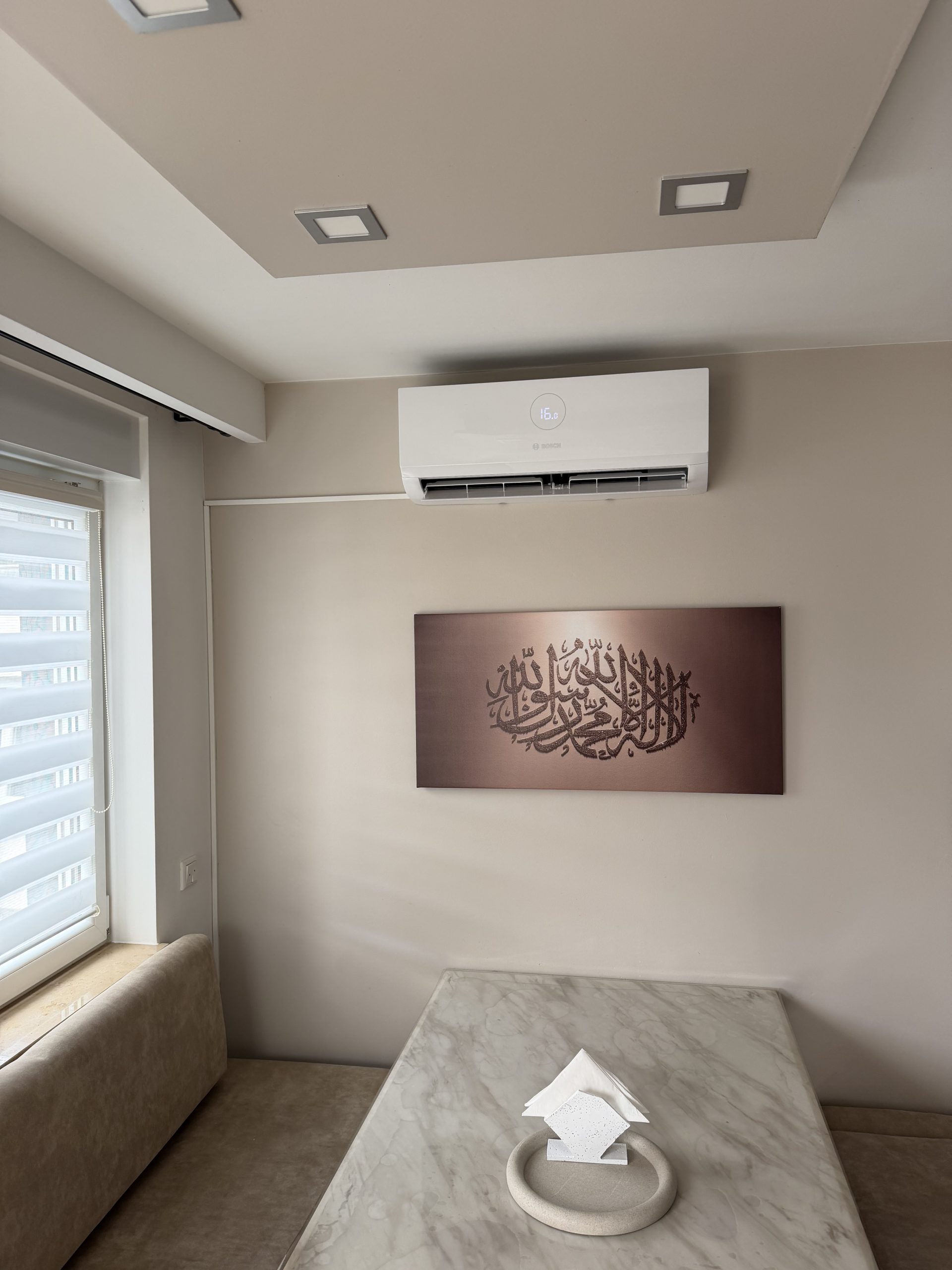 Bilatu Klima Projekt – Innengerät im Wohnzimmer